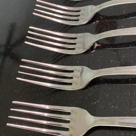 Magefesa Stainless Steel Flatware 18 Pieces - Picture 4 of 6